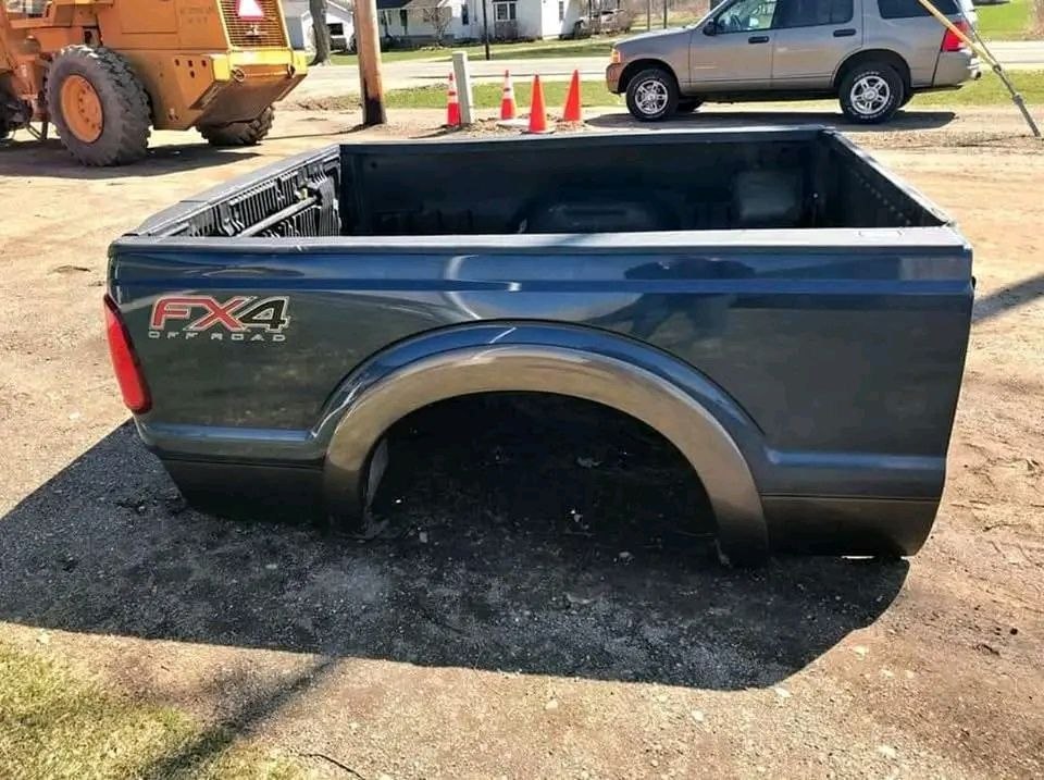 11-16 6'9" Ford F-250/F-350Super Duty Short Bed
