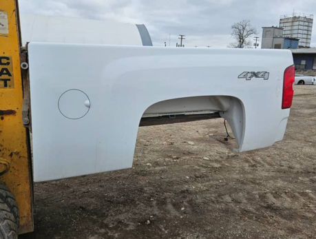 2007–2013 Chevrolet Silverado 1500/2500/3500HD 6'6" Short Bed - OEM White - Image 3