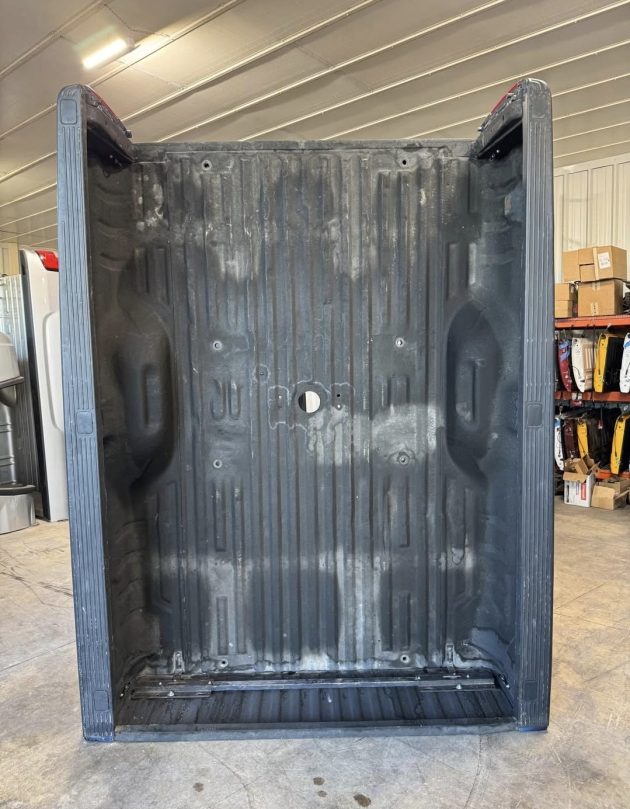 2014 F-350 8 ft truck bed - Image 2