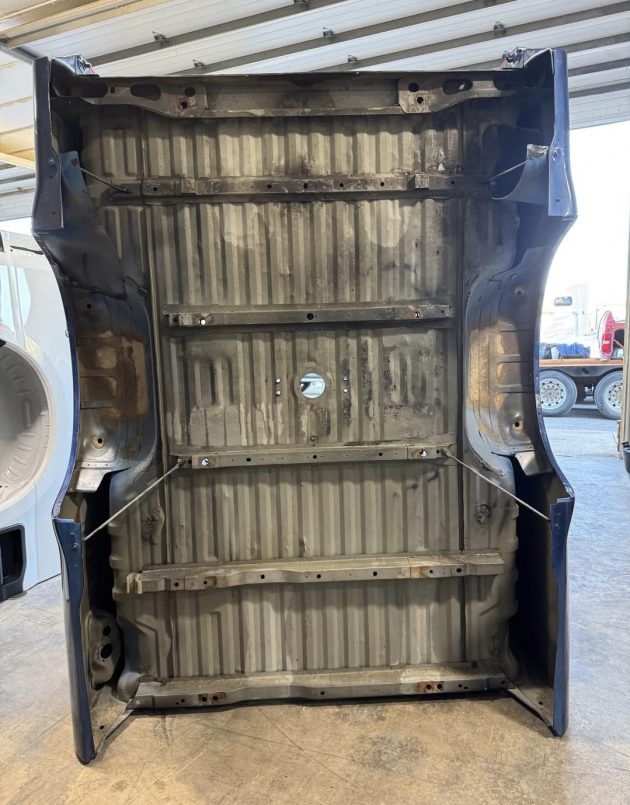 2014 F-350 8 ft truck bed - Image 9