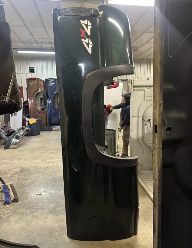 99-07 Chevy GMC 8 ft Bed - Image 5