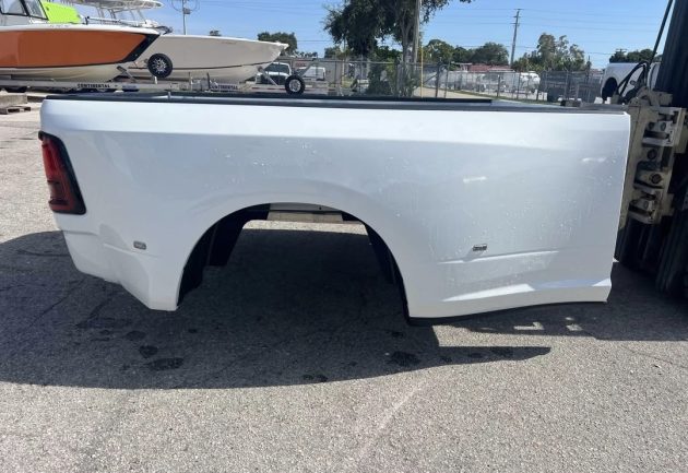 Brand new 2025 Dodge 3500 bed 8fr - Image 7