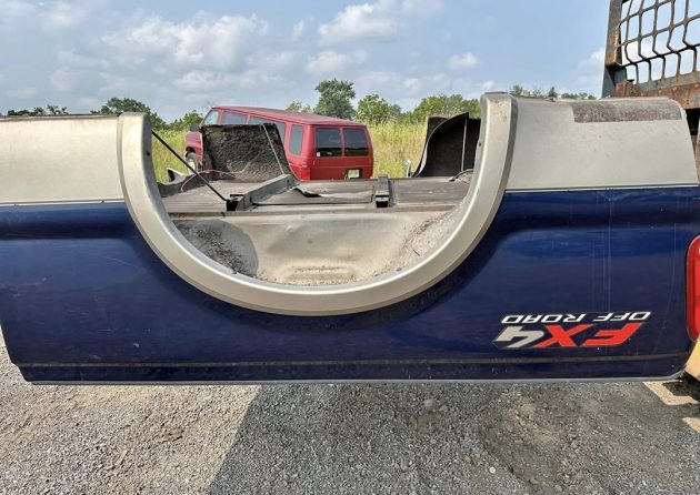 Rust free 99-10 Ford superduty short bed - Image 2