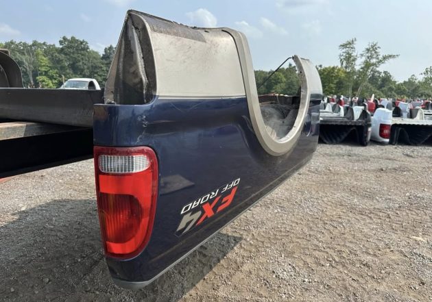 Rust free 99-10 Ford superduty short bed - Image 6