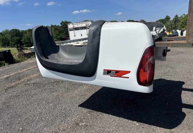 Rust free 04-12 Chevy Colorado extra short bed - Image 2