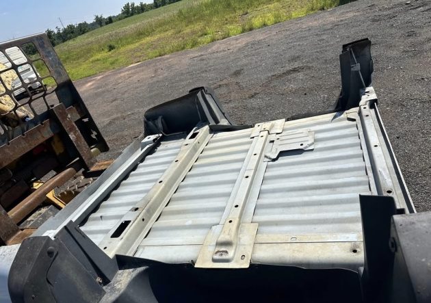 Rust free 04-12 Chevy Colorado extra short bed - Image 8