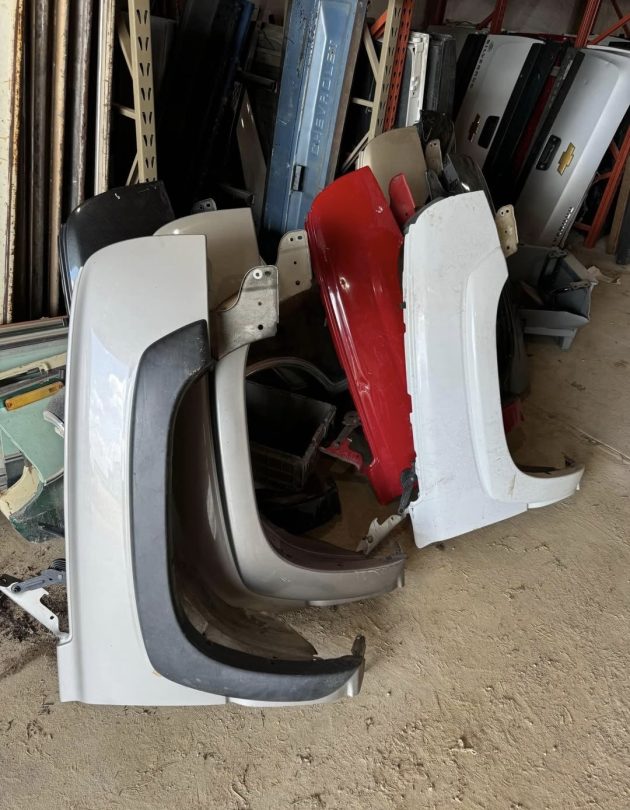 rust free 2003-2007 Chevy front fenders - Image 2