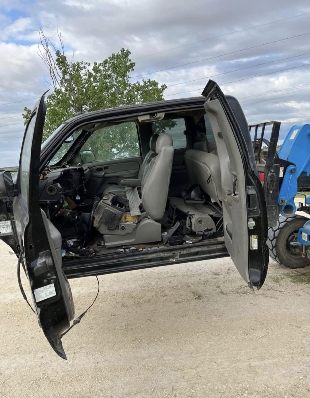 Rust free 99-07 Chevy ext cab black - Image 7