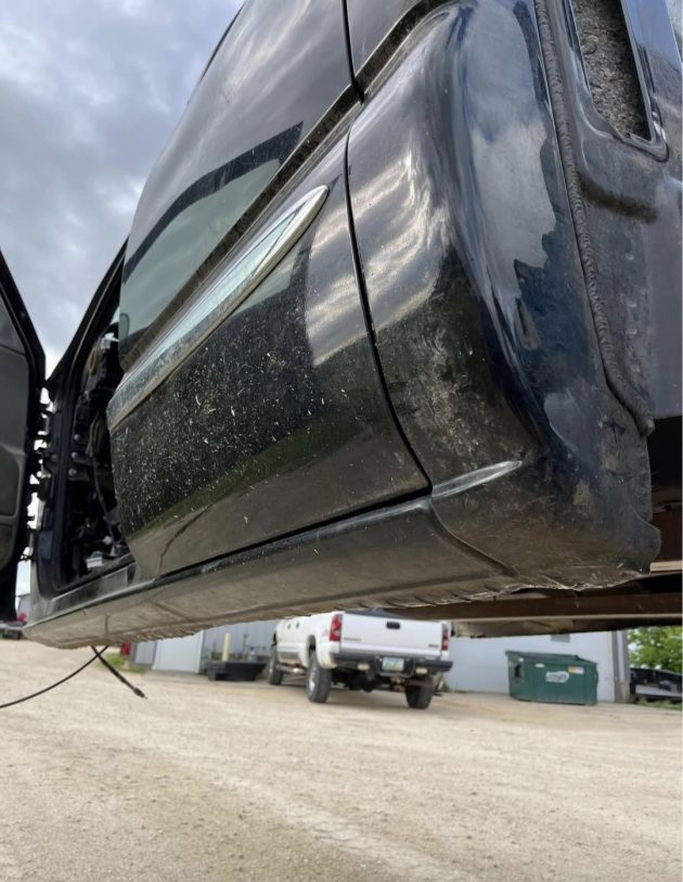Rust free 99-07 Chevy ext cab black - Image 8